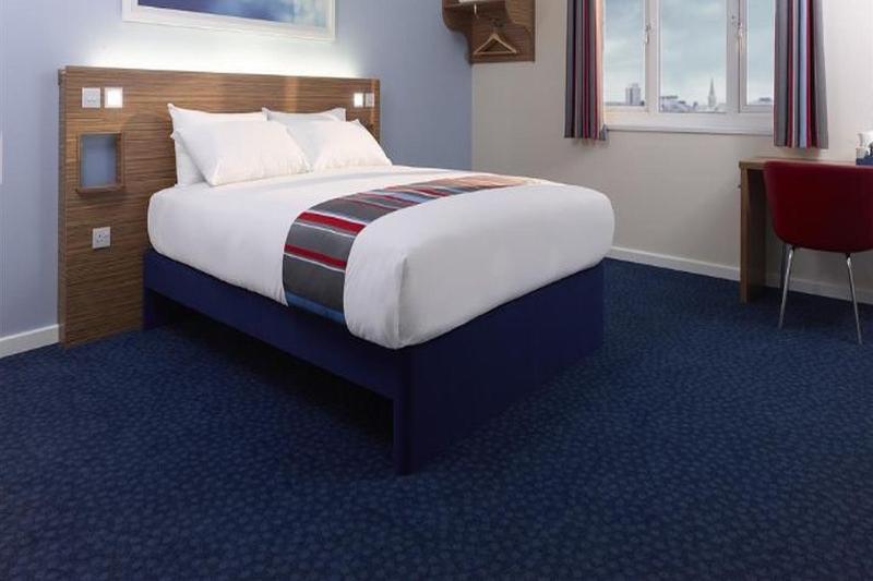 Travelodge Dundee Strathmore Avenue Экстерьер фото