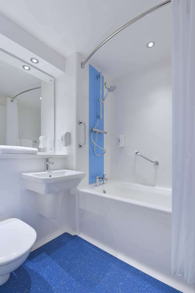 Travelodge Dundee Strathmore Avenue Номер фото